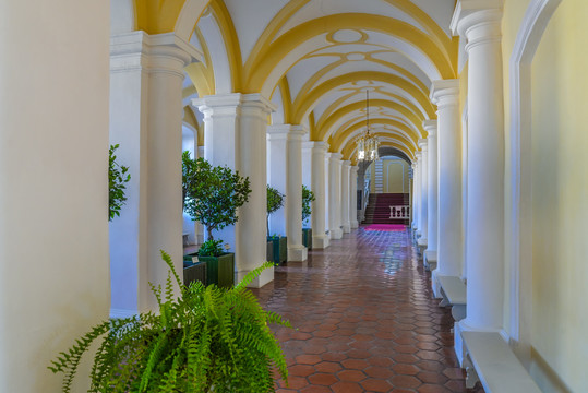 宫殿走廊