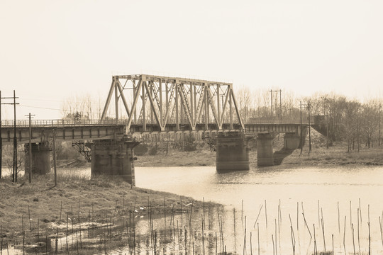老铁路桥