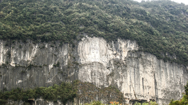 武陵山黔江峡谷公园观音石刻