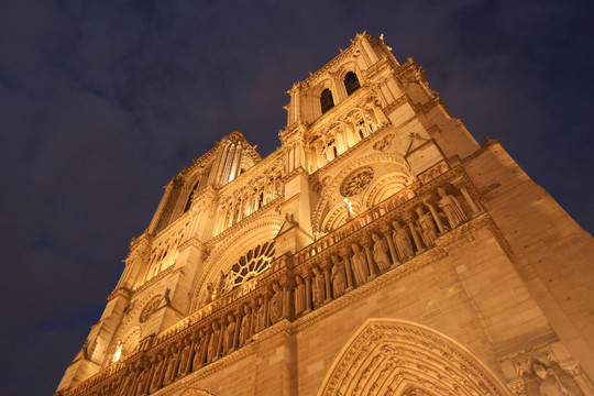 巴黎圣母院夜景