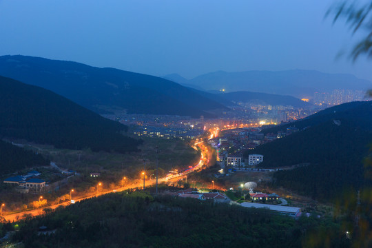 山东济南旅游路夜景