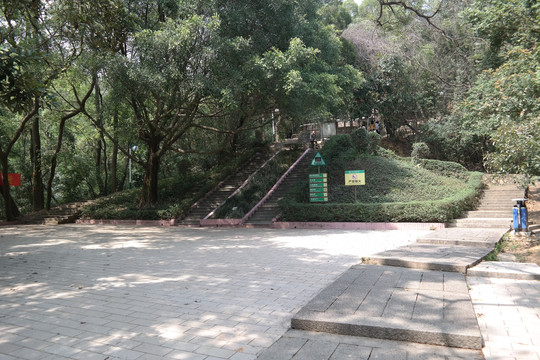 圭峰山玉台寺路上