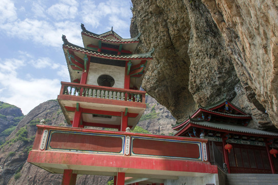 山崖寺庙建筑