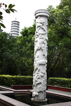 罗汉武术石雕柱