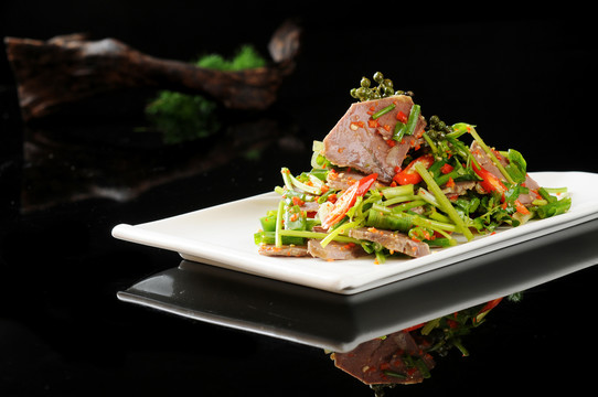 香菜拌牛肉