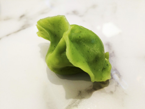 一只绿水饺