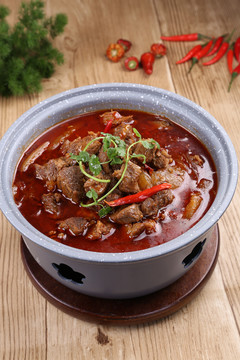 麻辣牛腩