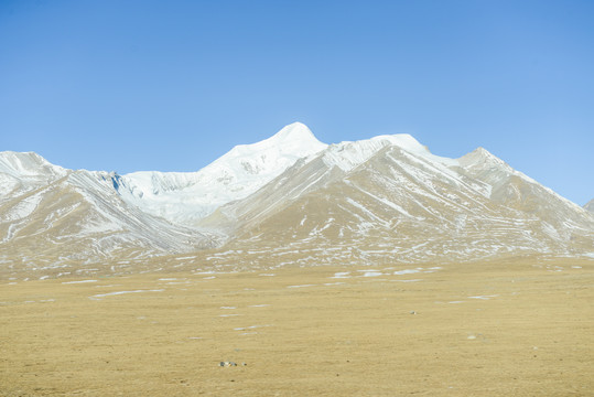 雪山高原牧场