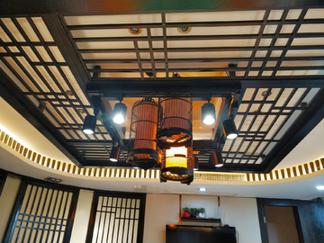 餐厅灯光吊顶