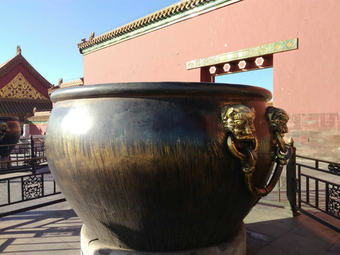太和殿铜水缸