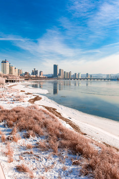 冬季的吉林市松花江雪景