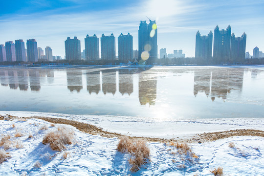 冬季的吉林市松花江雪景