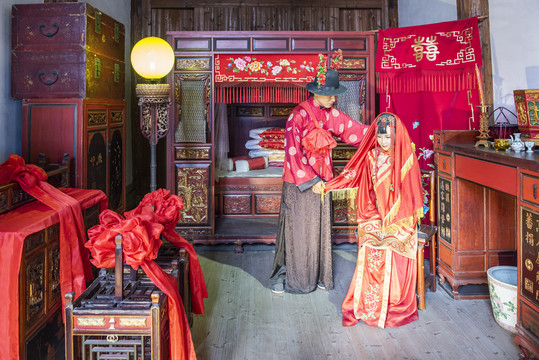 中式婚礼人物蜡像