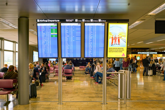瑞士苏黎世机场候机厅出发信息