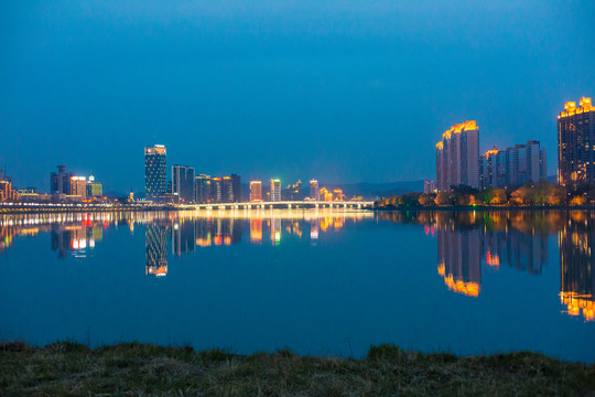 吉林市松花江畔夜景
