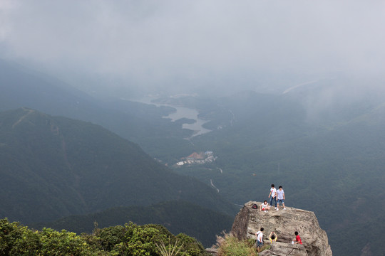 东莞第一峰