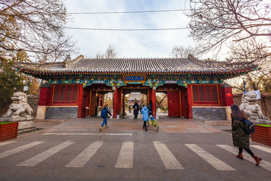 北京大学西校门