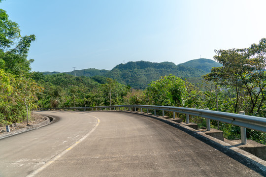 海南牛路岭山路