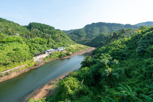 海南万泉河热带雨林峡谷风光