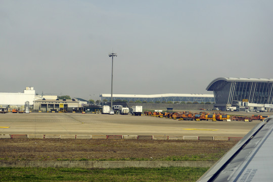 上海浦东机场航站楼及停机坪