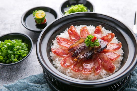 烧腊煲仔饭