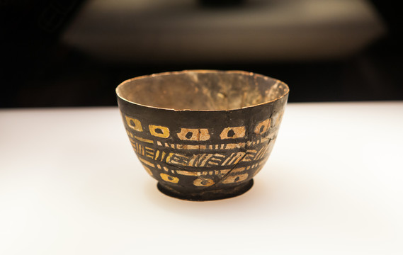 大溪文化彩陶