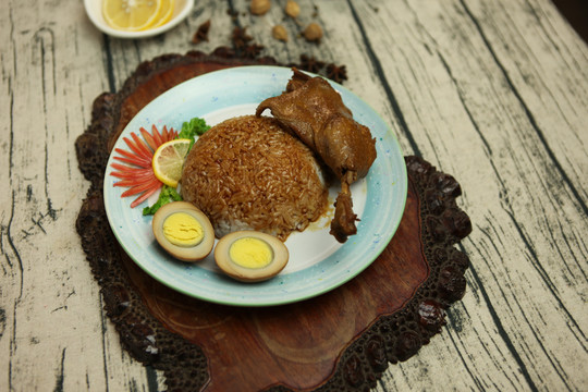 鸭腿饭