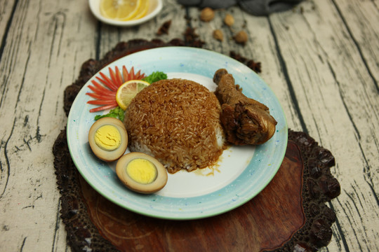 鸡腿饭