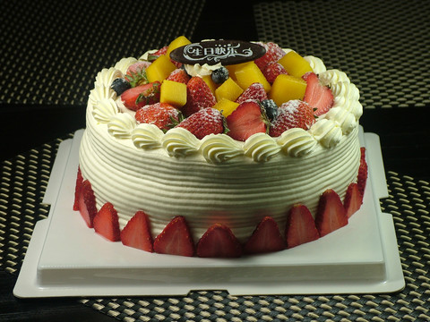 草莓芒果生日蛋糕