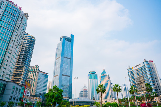 南宁金湖广场地王大厦街景