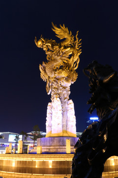 龙城广场龙雕塑夜景