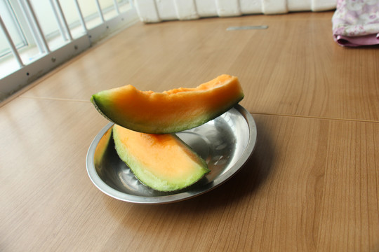 新鲜哈密瓜水果图片