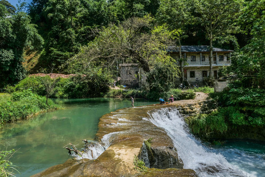 瀑布山川河流