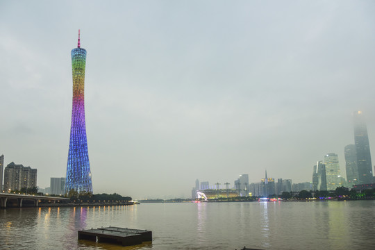 小蛮腰夜景