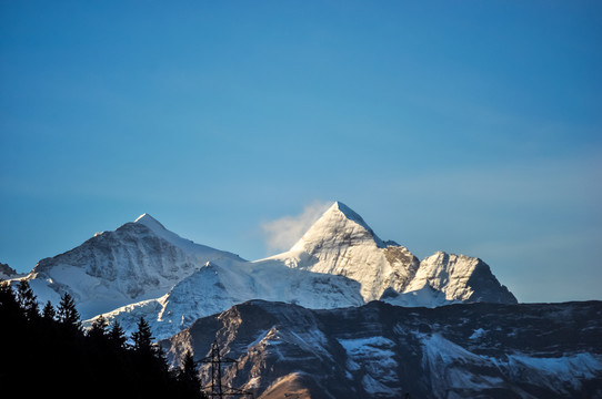 瑞士因特拉肯少女峰雪山风光