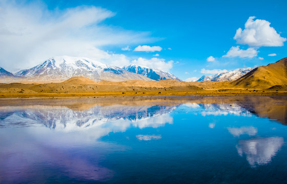 新疆库姆塔格峰