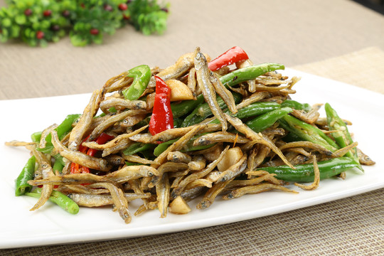 小炒鱼干