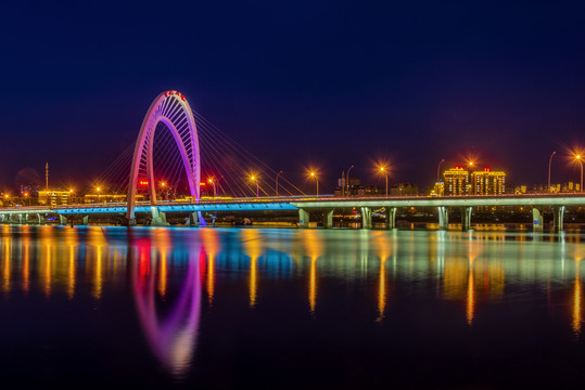 辽宁锦州云飞大桥夜景