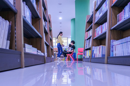 师宗新华书店