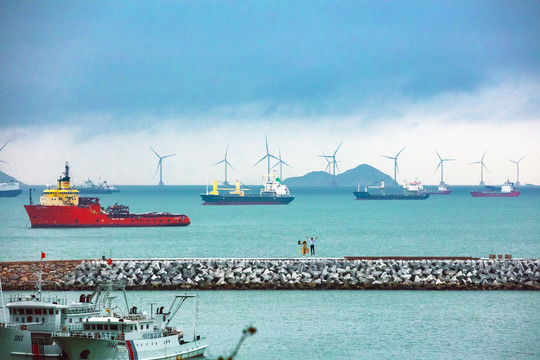 珠海桂山岛码头避风港轮船