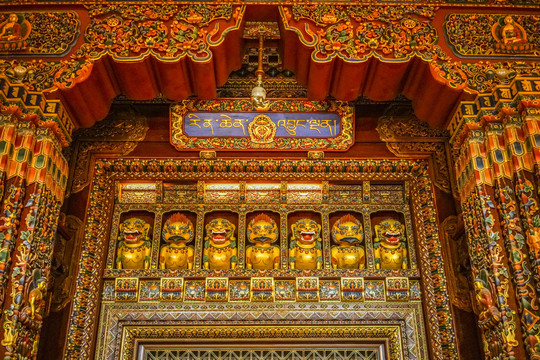 藏式寺庙佛殿装饰