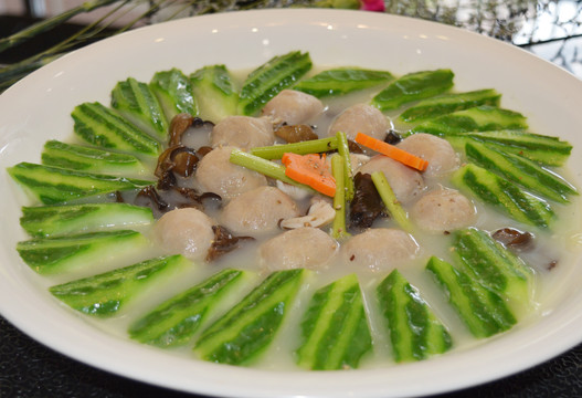胜瓜肉丸