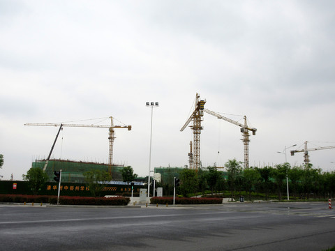 建设中的郑州北龙湖清华附中学校