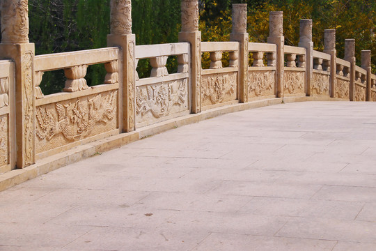 中式石雕桥栏