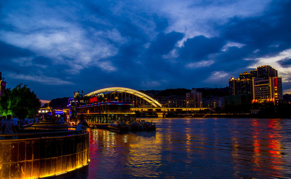 黄河夜景