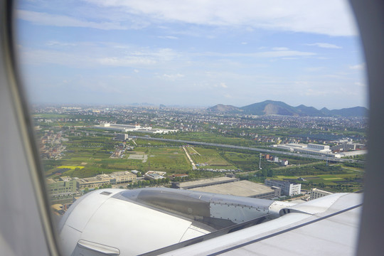 航拍杭州机场高速公路