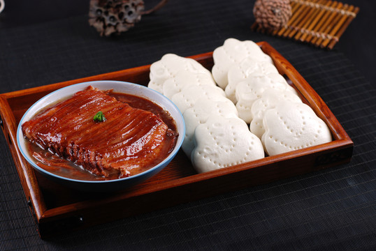 扣肉夹饼