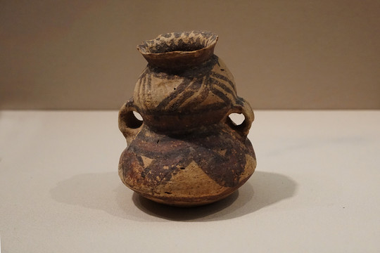 新石器时代葫芦形彩陶罐