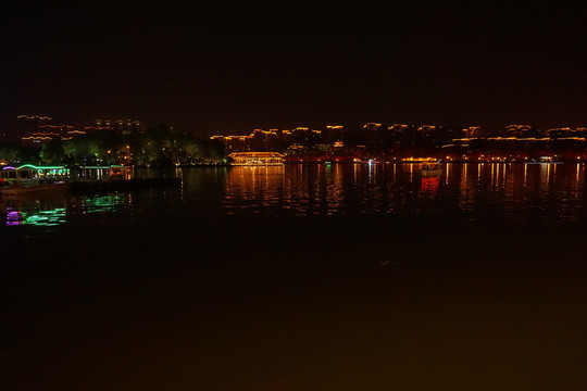 西安曲江南湖夜景