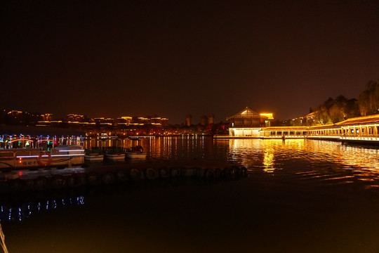 西安曲江南湖夜景